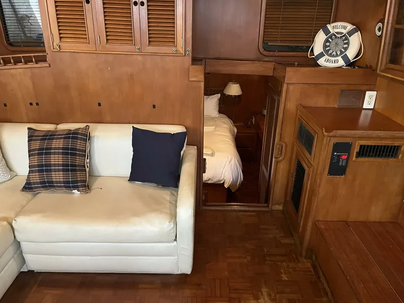 Slide: The Image of 1991 Marine Trader 46 Double Cabin - 4975545