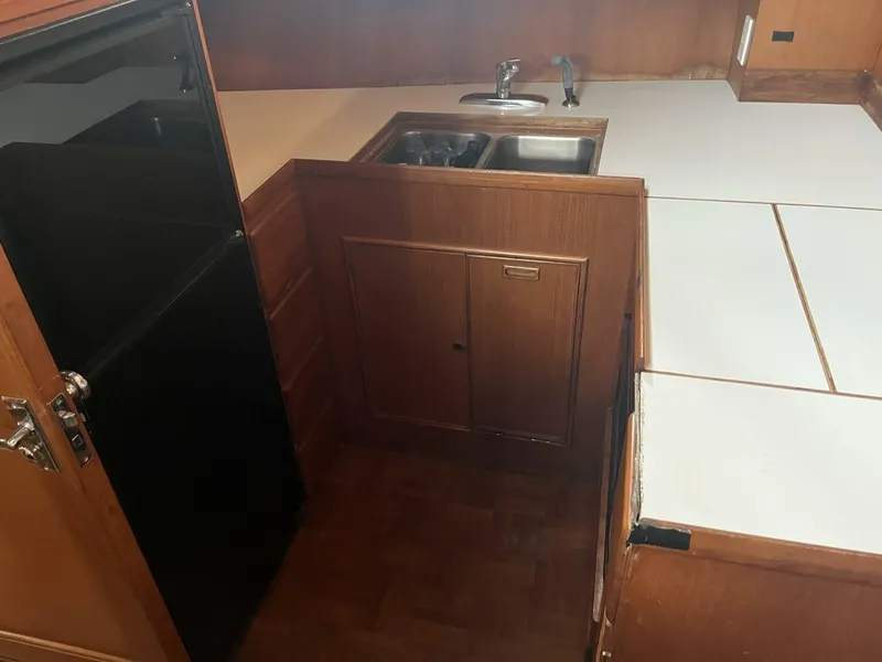 Slide: The Image of 1991 Marine Trader 46 Double Cabin - 4975546