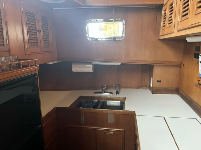 Slide: The Image of 1991 Marine Trader 46 Double Cabin - 4975547