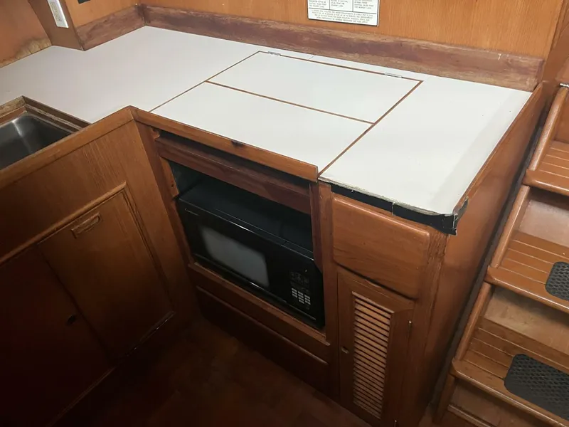 Slide: The Image of 1991 Marine Trader 46 Double Cabin - 4975549