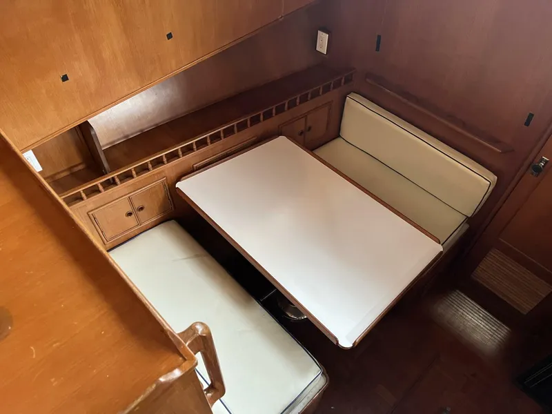 Slide: The Image of 1991 Marine Trader 46 Double Cabin - 4975554