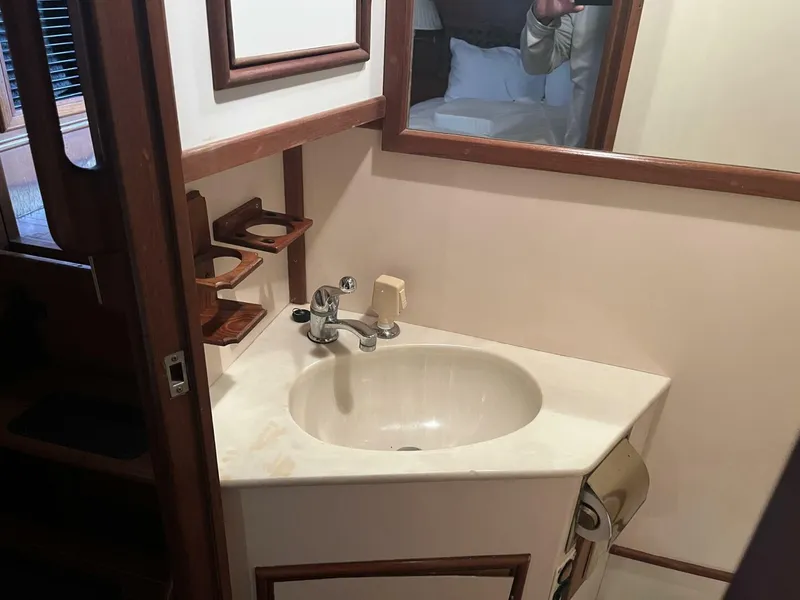 Slide: The Image of 1991 Marine Trader 46 Double Cabin - 4975565