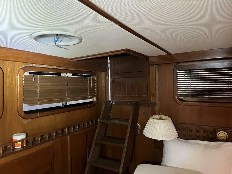 Slide: The Image of 1991 Marine Trader 46 Double Cabin - 4975569