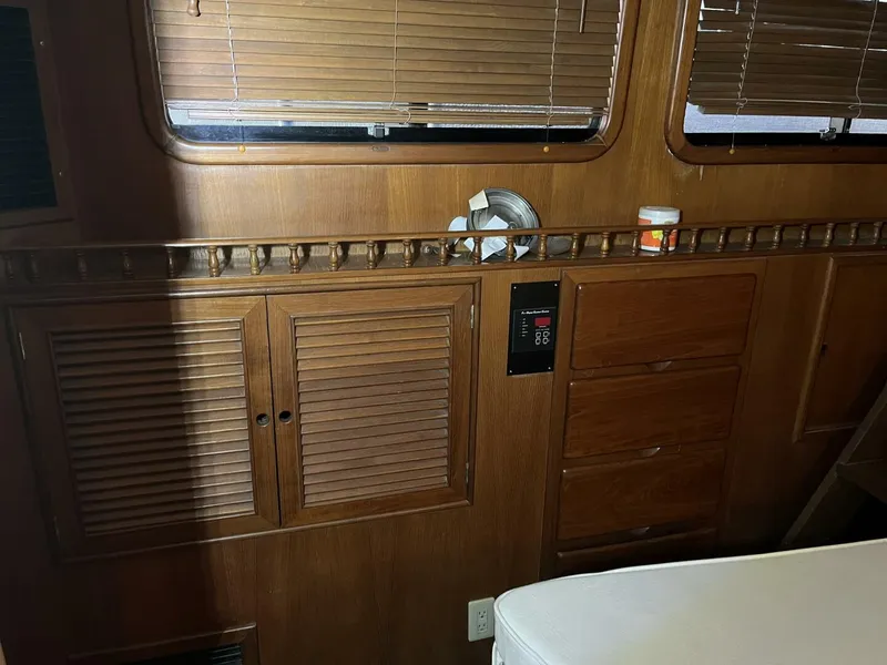 Slide: The Image of 1991 Marine Trader 46 Double Cabin - 4975570