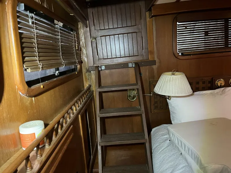 Slide: The Image of 1991 Marine Trader 46 Double Cabin - 4975571