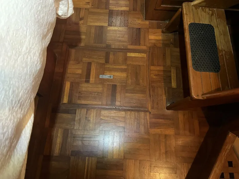 Slide: The Image of 1991 Marine Trader 46 Double Cabin - 4975574