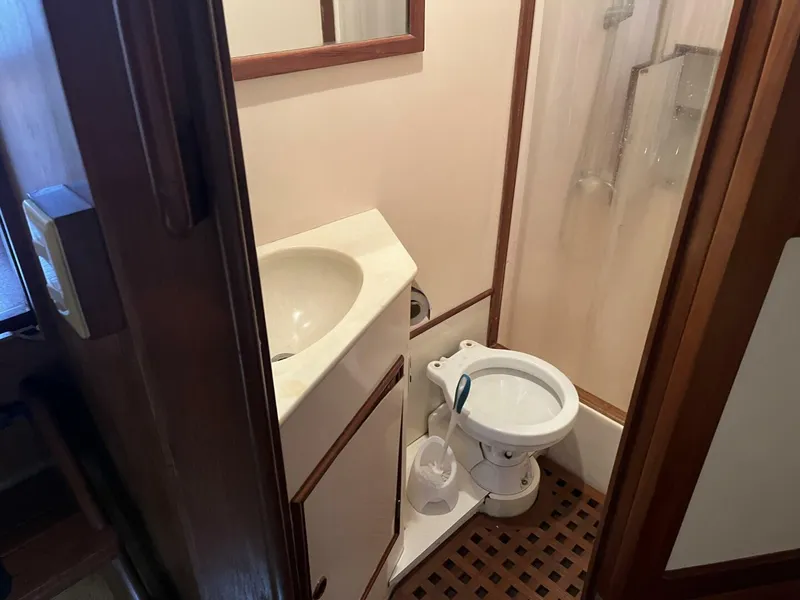 Slide: The Image of 1991 Marine Trader 46 Double Cabin - 4975576