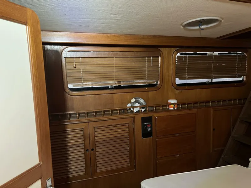 Slide: The Image of 1991 Marine Trader 46 Double Cabin - 4975578