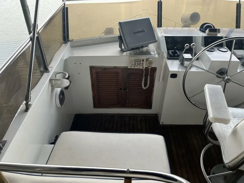 Slide: The Image of 1991 Marine Trader 46 Double Cabin - 4975595