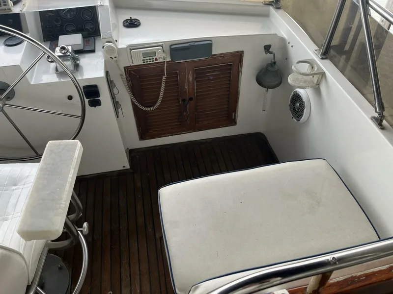 Slide: The Image of 1991 Marine Trader 46 Double Cabin - 4975597