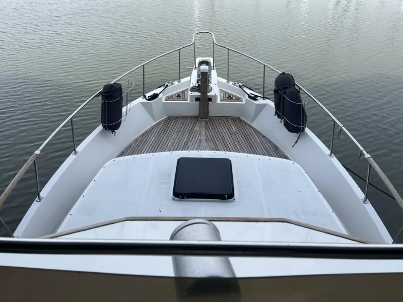 Slide: The Image of 1991 Marine Trader 46 Double Cabin - 4975599