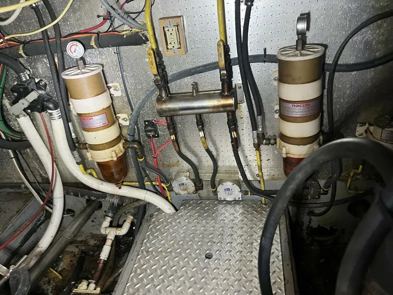 Slide: The Image of 1991 Marine Trader 46 Double Cabin - 4975611