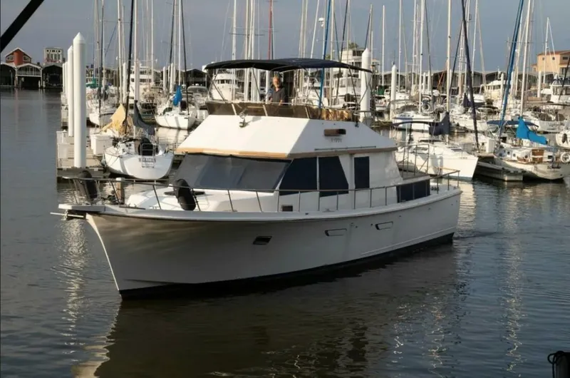 Slide: The Image of 1991 Marine Trader 46 Double Cabin Bow - 4933050
