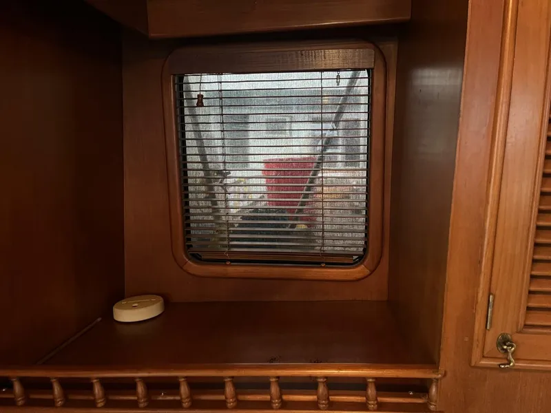 Slide: The Image of 1991 Marine Trader 46 Double Cabin - 4975538