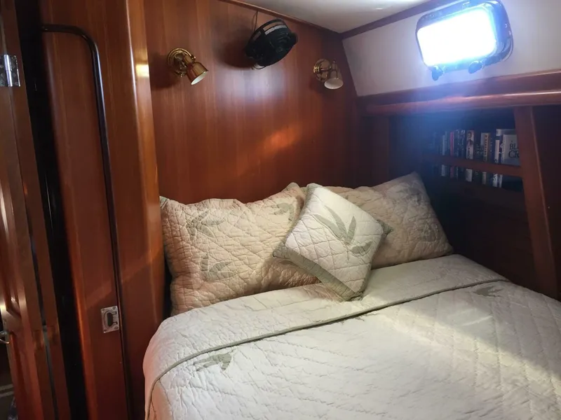 Slide: The Image of Passport Royal Passport 43 1999 - 4933569