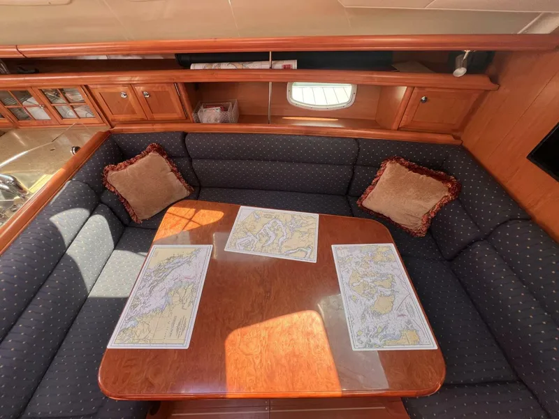 Slide: The Image of table 2008 Hunter 45 - 4933610