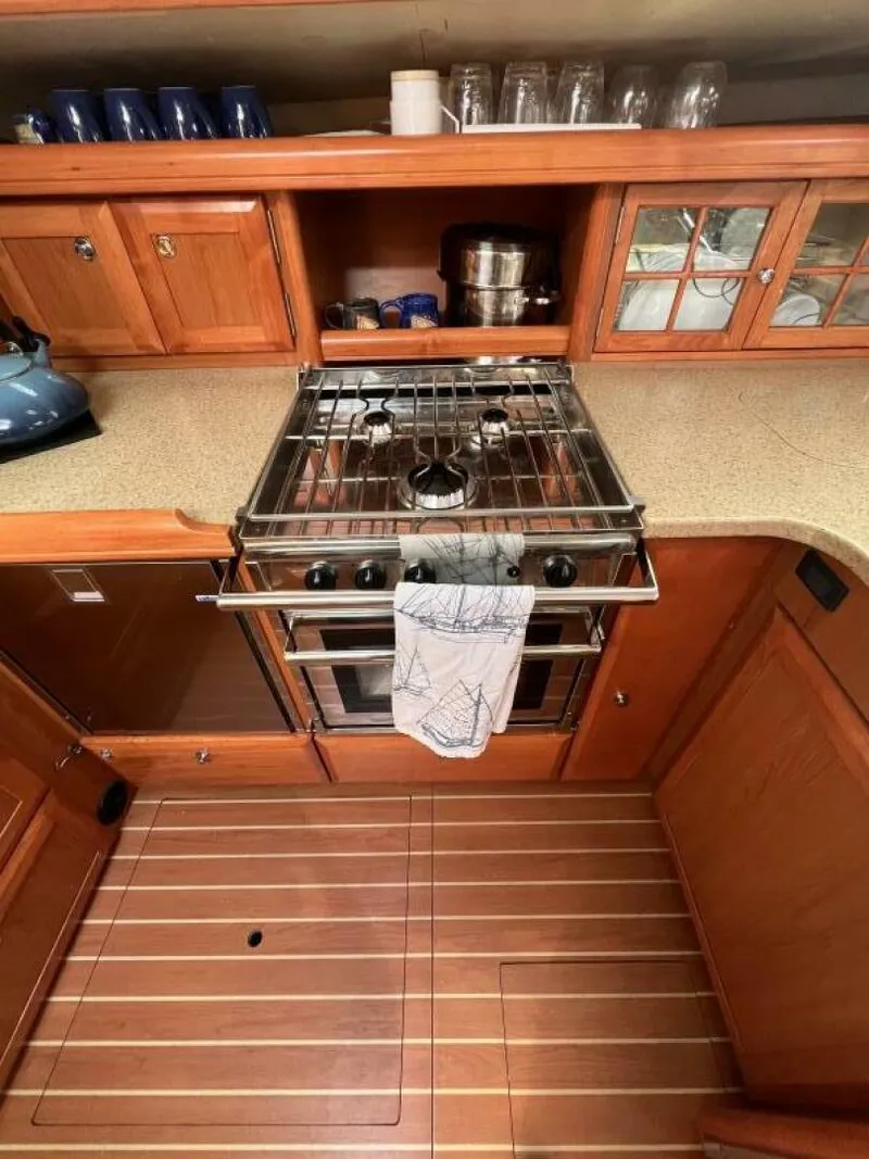 Slide: The Image of Galley 2008 Hunter 45 - 4933614