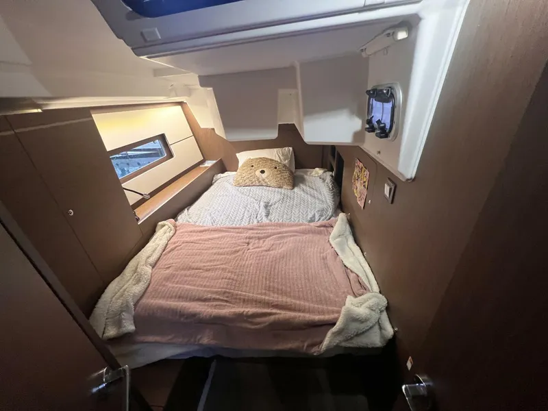 Slide: The Image of Port Cabin 2022 Beneteau 46.1 - 4933685
