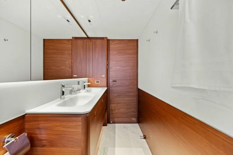 Slide: The Image of 2024 Princess Y72 Motor Yacht - Princess Rose III - Master Stateroom Head - 4934701