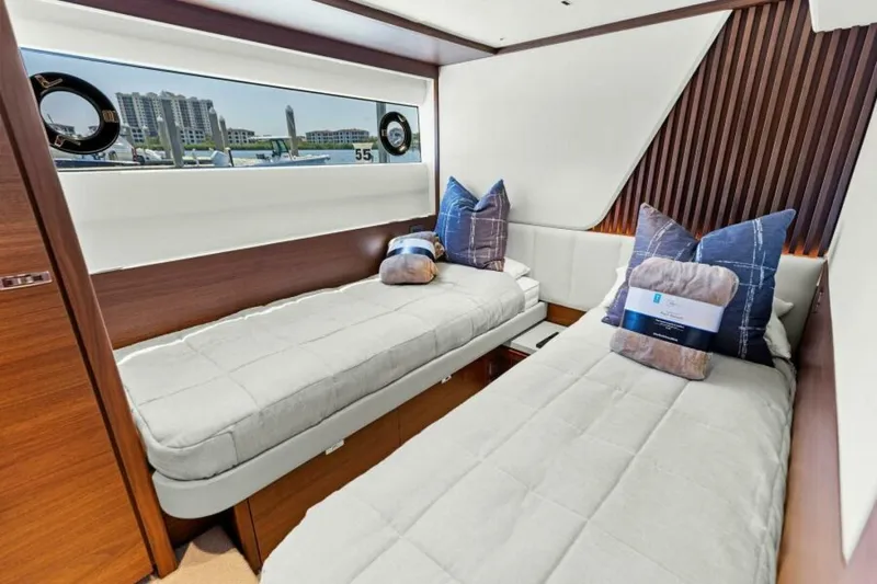 Slide: The Image of 2024 Princess Y72 Motor Yacht - Princess Rose III - Guest Stateroom - Port - 4934711