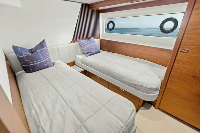 Slide: The Image of 2024 Princess Y72 Motor Yacht - Princess Rose III - Guest Stateroom - Starboard - 4934716