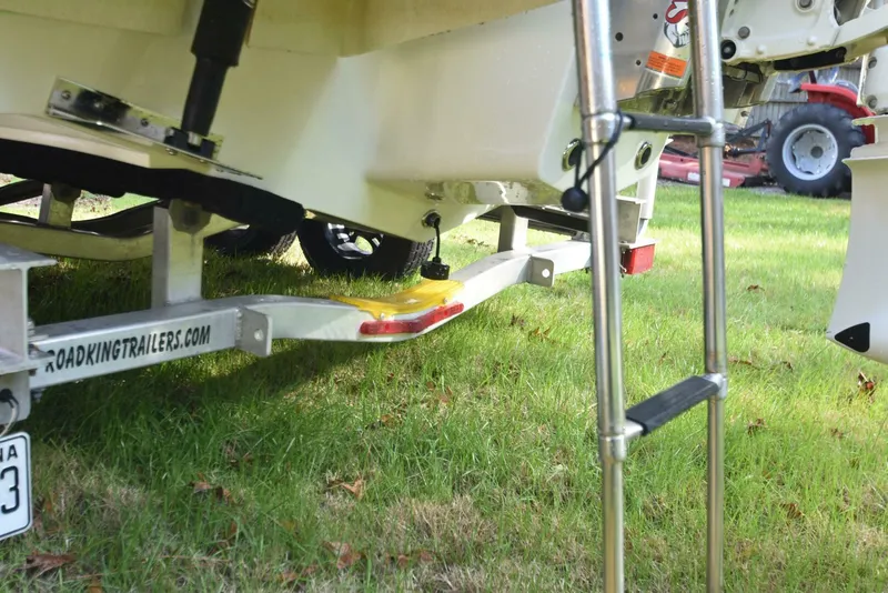 Slide: The Image of Avenger AV24 2020 - 4935069