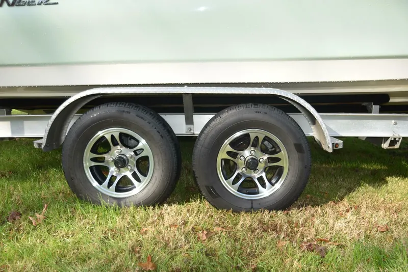 Slide: The Image of Avenger AV24 2020 - 4935075