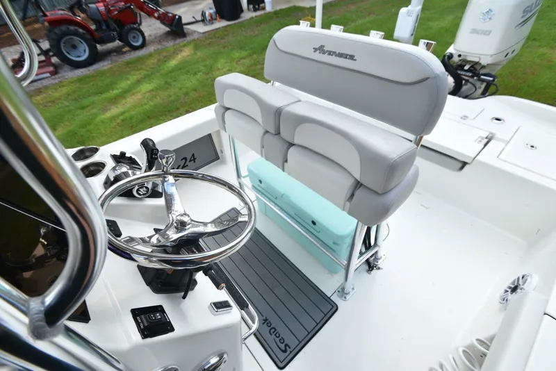 Slide: The Image of Avenger AV24 2020 - 4935087