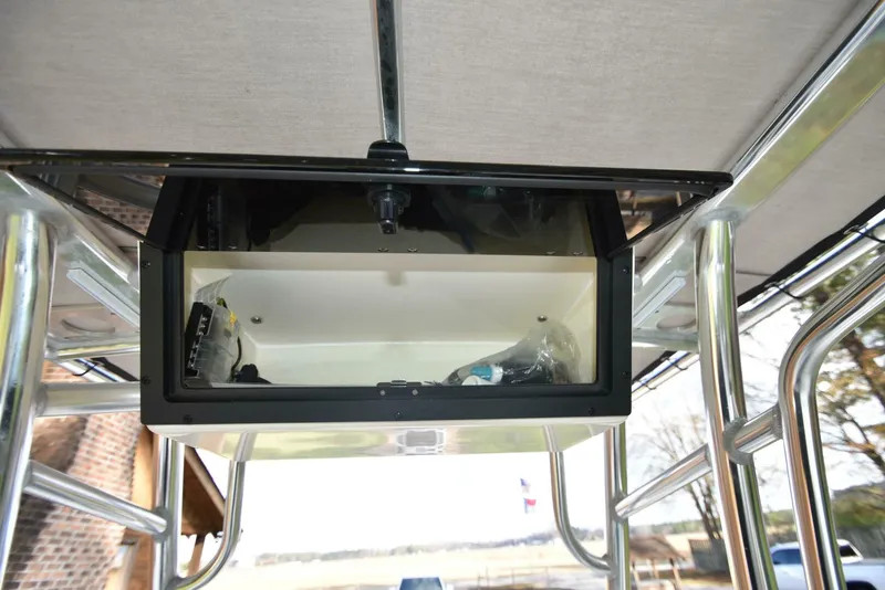 Slide: The Image of Avenger AV24 2020 - 4935089