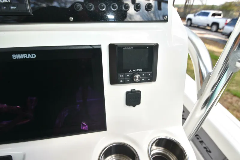 Slide: The Image of Avenger AV24 2020 - 4935092