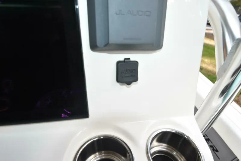 Slide: The Image of Avenger AV24 2020 - 4935093