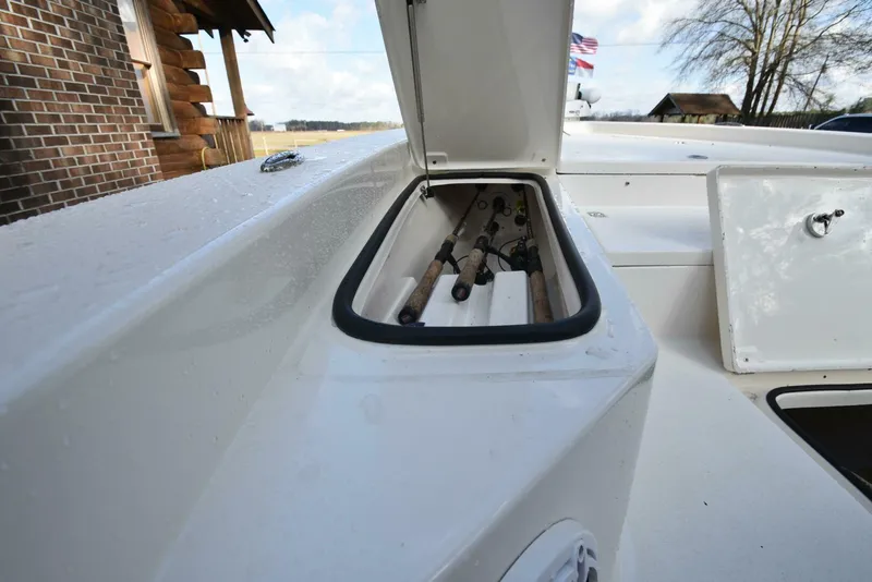 Slide: The Image of Avenger AV24 2020 - 4935096