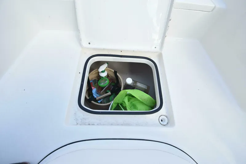 Slide: The Image of Avenger AV24 2020 - 4935097