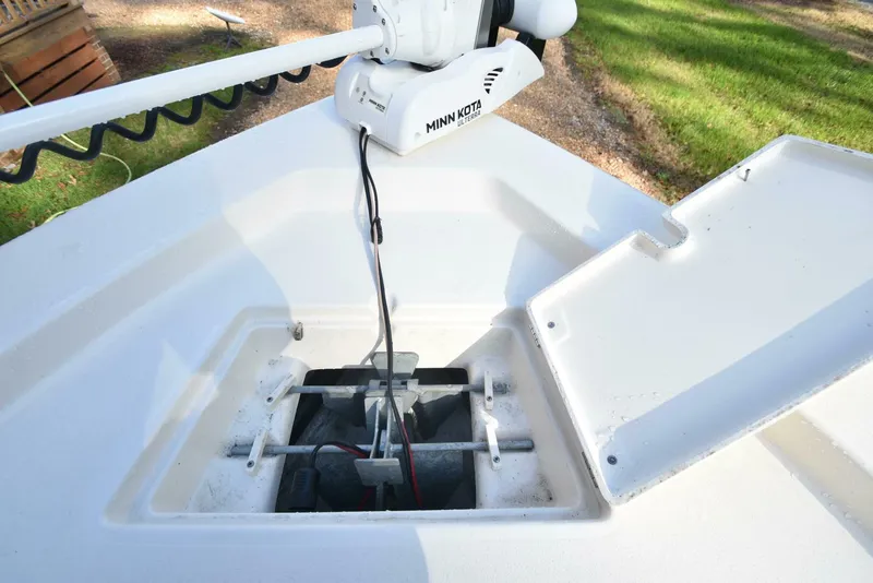 Slide: The Image of Avenger AV24 2020 - 4935100