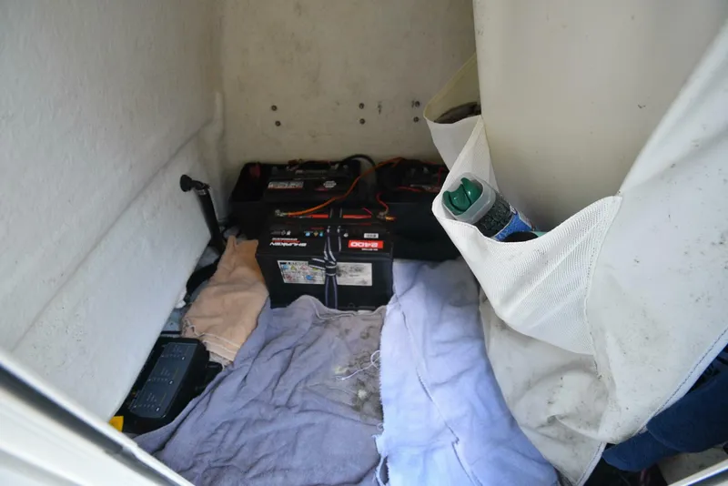 Slide: The Image of Avenger AV24 2020 - 4935104