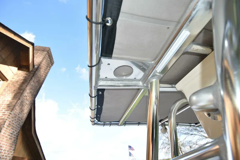 Slide: The Image of Avenger AV24 2020 - 4935106