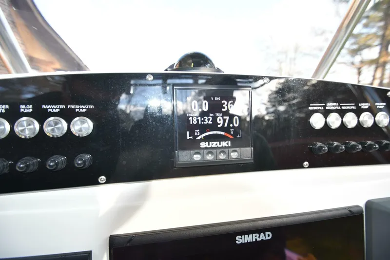 Slide: The Image of Avenger AV24 2020 - 4935065