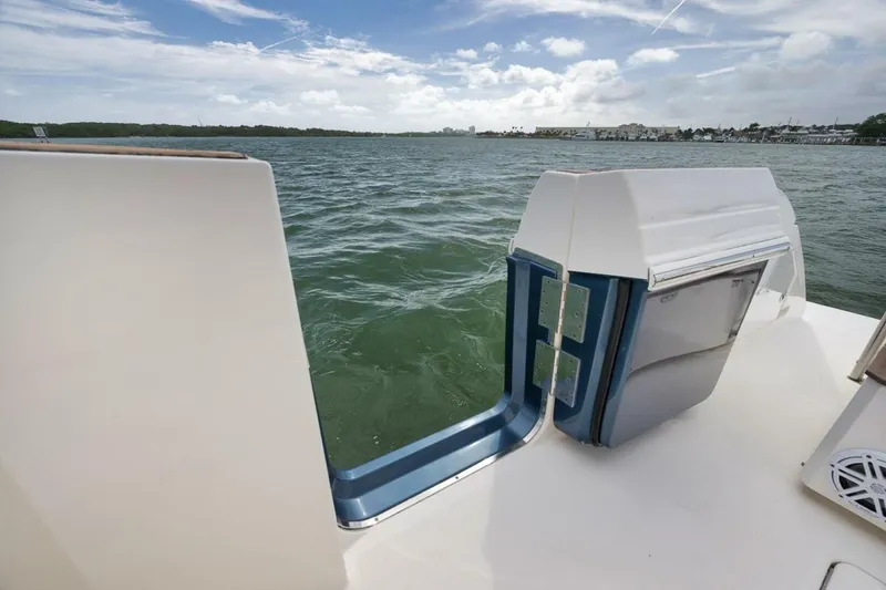 Slide: The Image of Tiara 48LS 2022 - 4935441