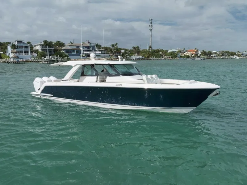 Slide: The Image of Tiara 48LS 2022 - 4935418