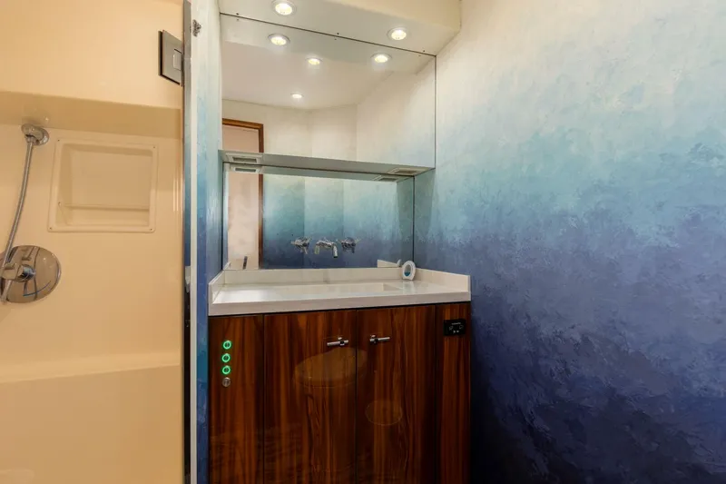 Slide: The Image of 2001 65 Viking Convertible Enclosed Bridge Partnership Guest Head - 5003775