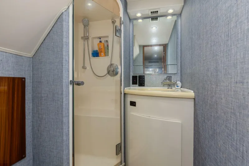 Slide: The Image of 2001 65 Viking Convertible Enclosed Bridge Partnership Crew Head - 5003777