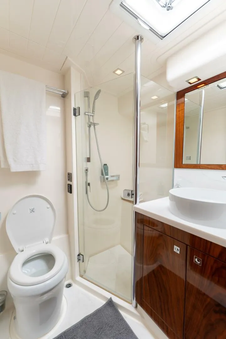 Slide: The Image of 2022 Riviera 4800 Sport Yacht - VENTURES64 - 4936831