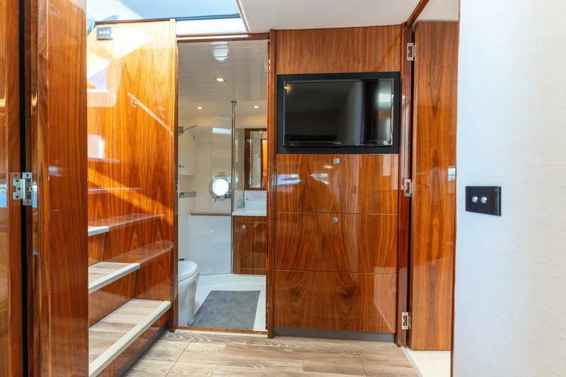 Slide: The Image of 2022 Riviera 4800 Sport Yacht - VENTURES64 - 4936809