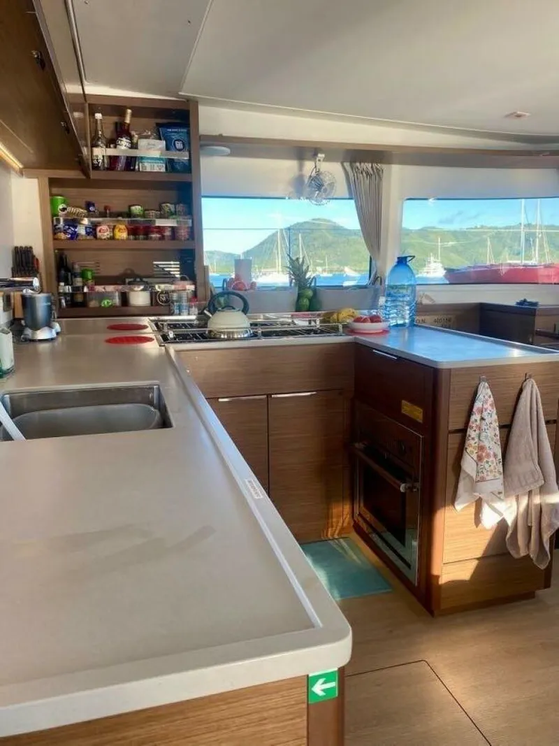 Slide: The Image of 2021 Lagoon 46 v - 4938020