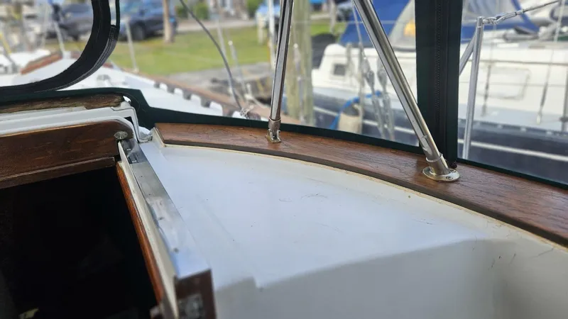 Slide: The Image of CSY 44 Center Cockpit 1979 - 4942175