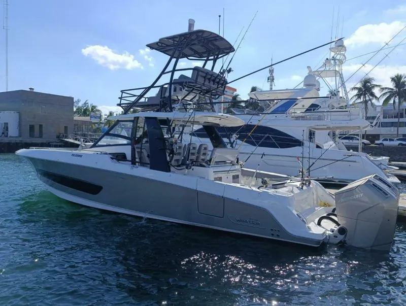 The Image of Boston Whaler 420 Outrage 2024 - 4939879