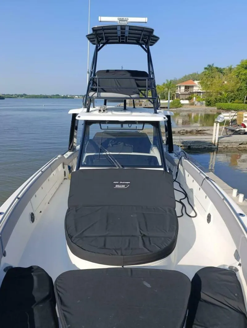 Slide: The Image of Boston Whaler 420 Outrage 2024 - 4939884
