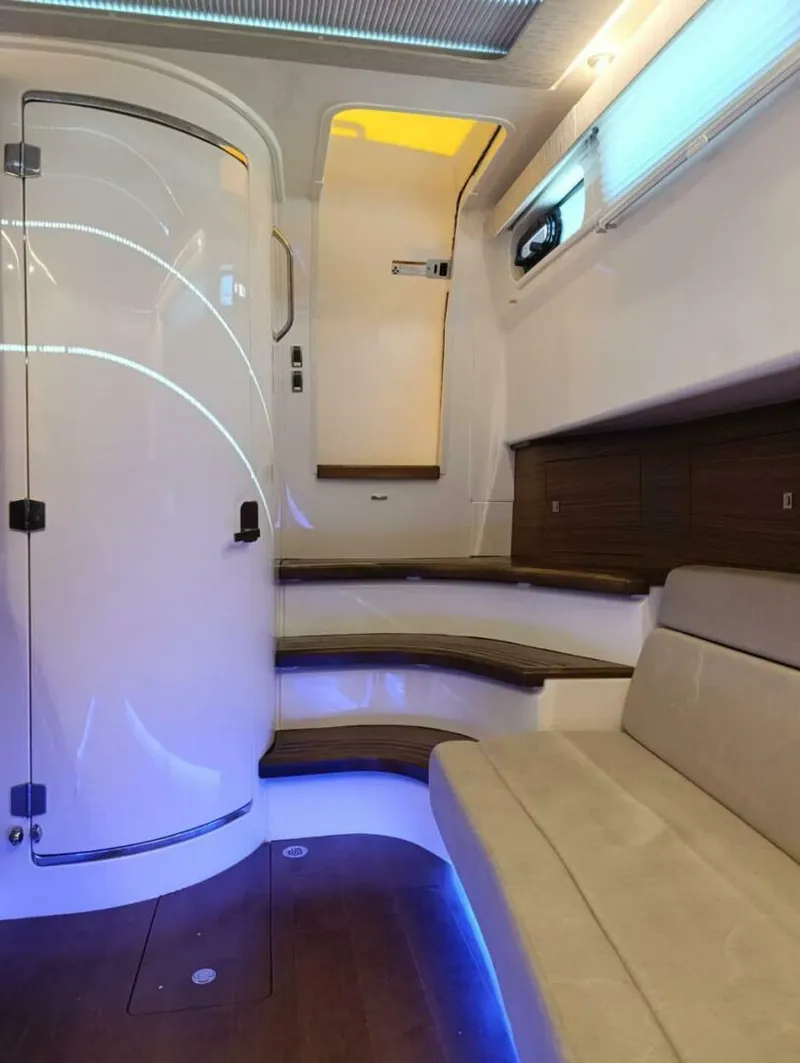 Slide: The Image of Boston Whaler 420 Outrage 2024 - 4939887