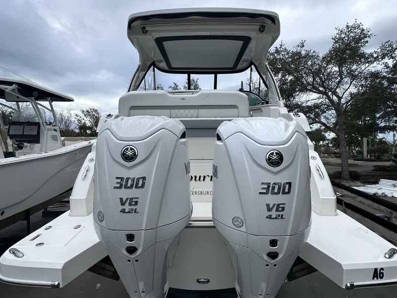 Slide: The Image of 2024 Regal 33 XO For Sale - 4941258