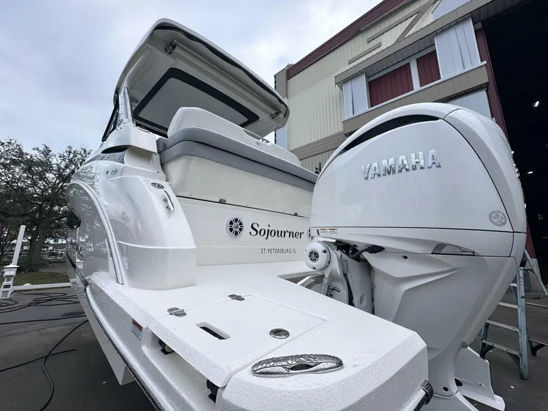 Slide: The Image of 2024 Regal 33 XO For Sale - 4941257